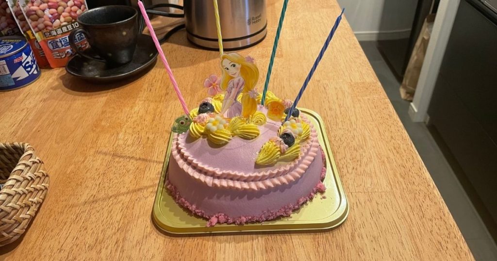 ママ必見！ディズニープリンセスの誕生日ケーキをコージーコーナーで発見したよ